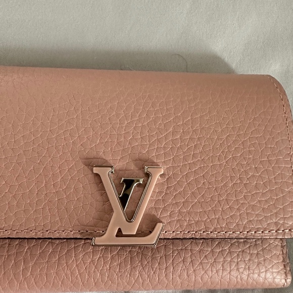 Capucines Compact Wallet - Picture 1 of 10